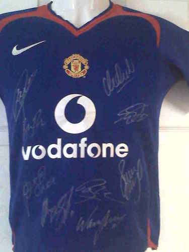 MANCHESTER UNITED 2005/2006 MULTI SIGNED AWAY SHIRT WITH COA