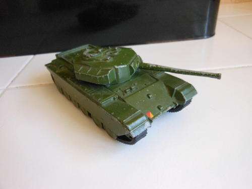 DINKY ---CENTURION TANK   --- IN EXCELLENT  CONDITION!!!!!