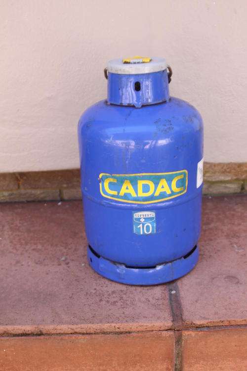 CADAC GAS BOTTLE 10ib--NEARLY FULL OF GAS TOO!!