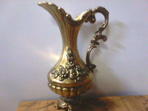 VERY NICE- small  ITALY (95-100) WATER VASE - LIKE NEW