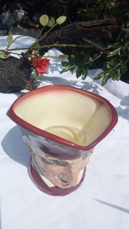 Royal Doulton toby jug-England