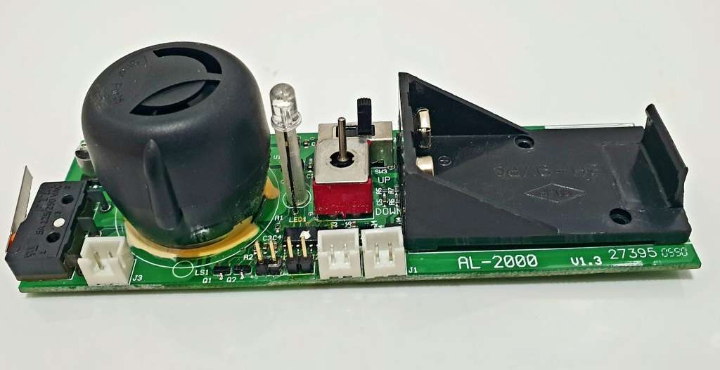 Battery-Operated Micro PC Gadgets board With Speaker & Control Knob. (Bid Per Piece-To Take Both)