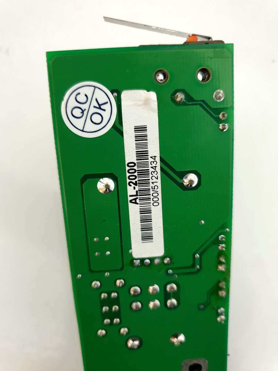 Battery-Operated Micro PC Gadgets board With Speaker & Control Knob. (Bid Per Piece-To Take Both)