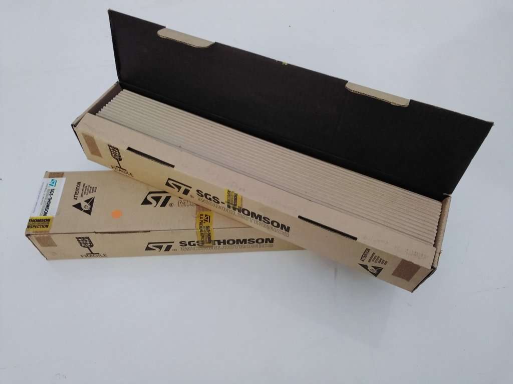 Linear Voltage Regulator (L7815CV). BID PER PIECE - not the whole tube !!!