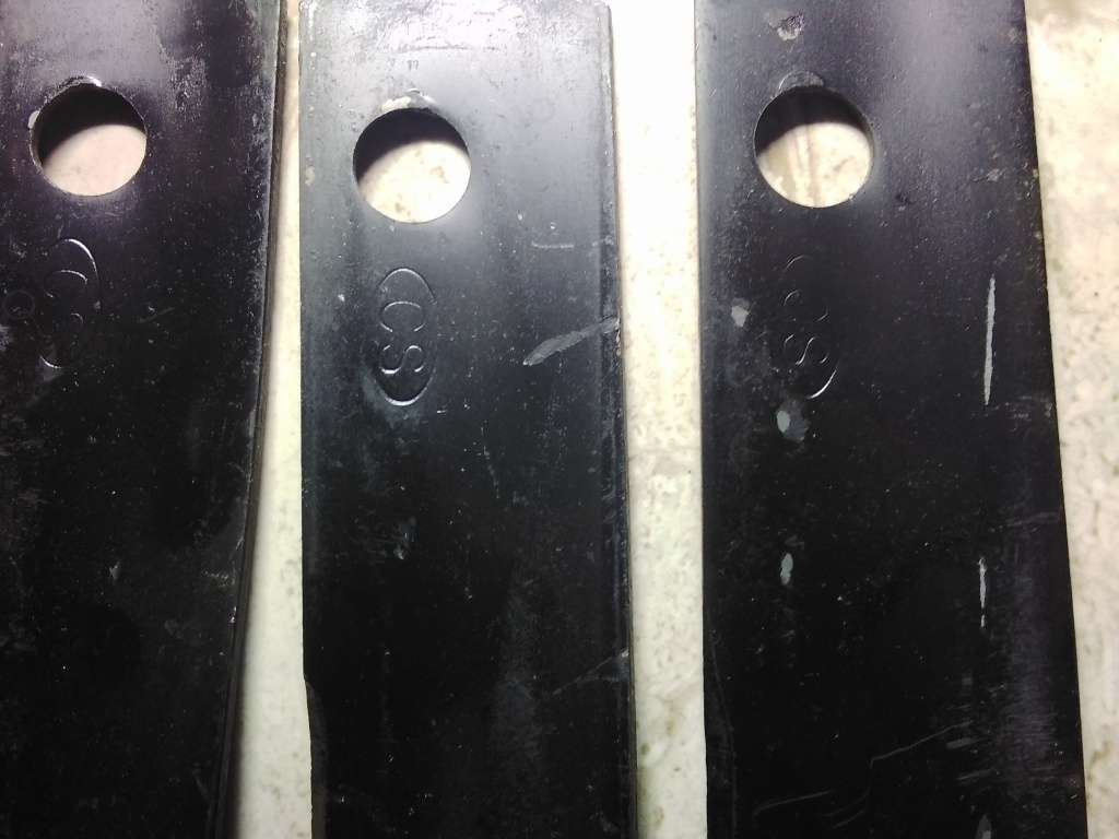 Lawnmower Blades (PER LOT OF 6x)!!!