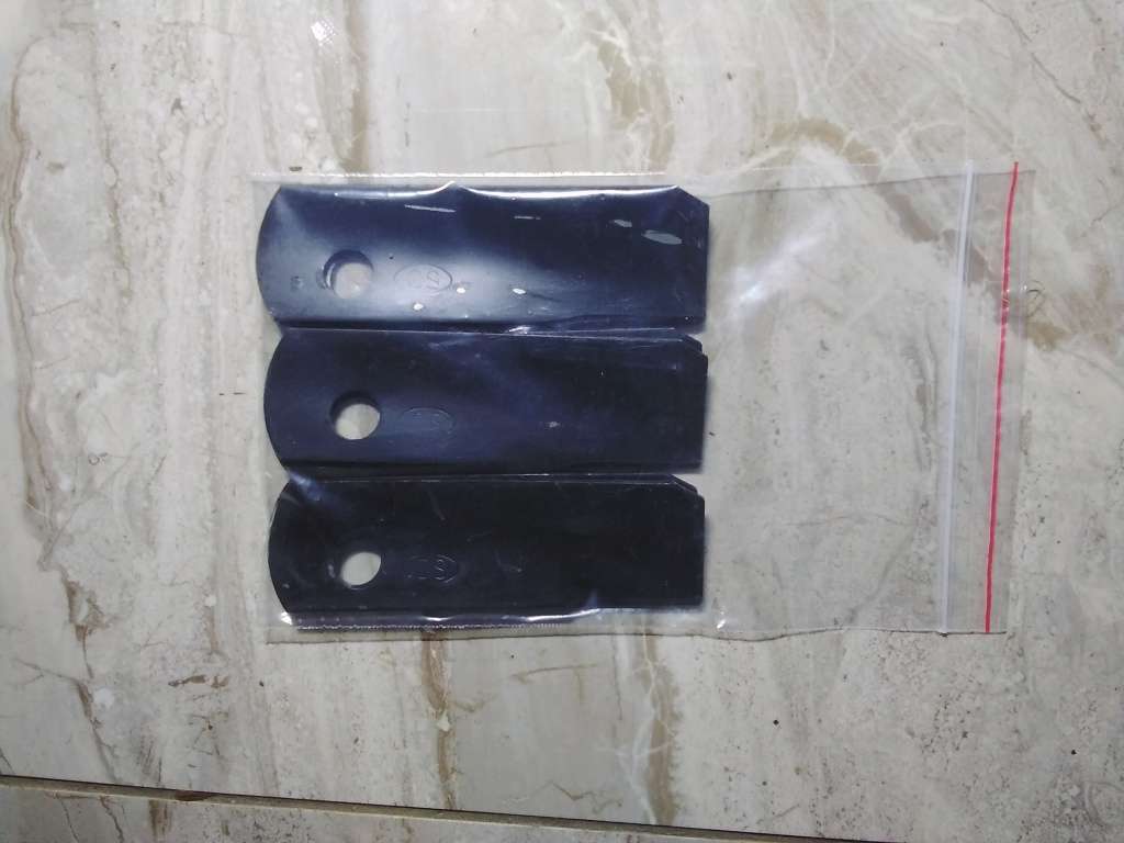 Lawnmower Blades (PER LOT OF 6x)!!!