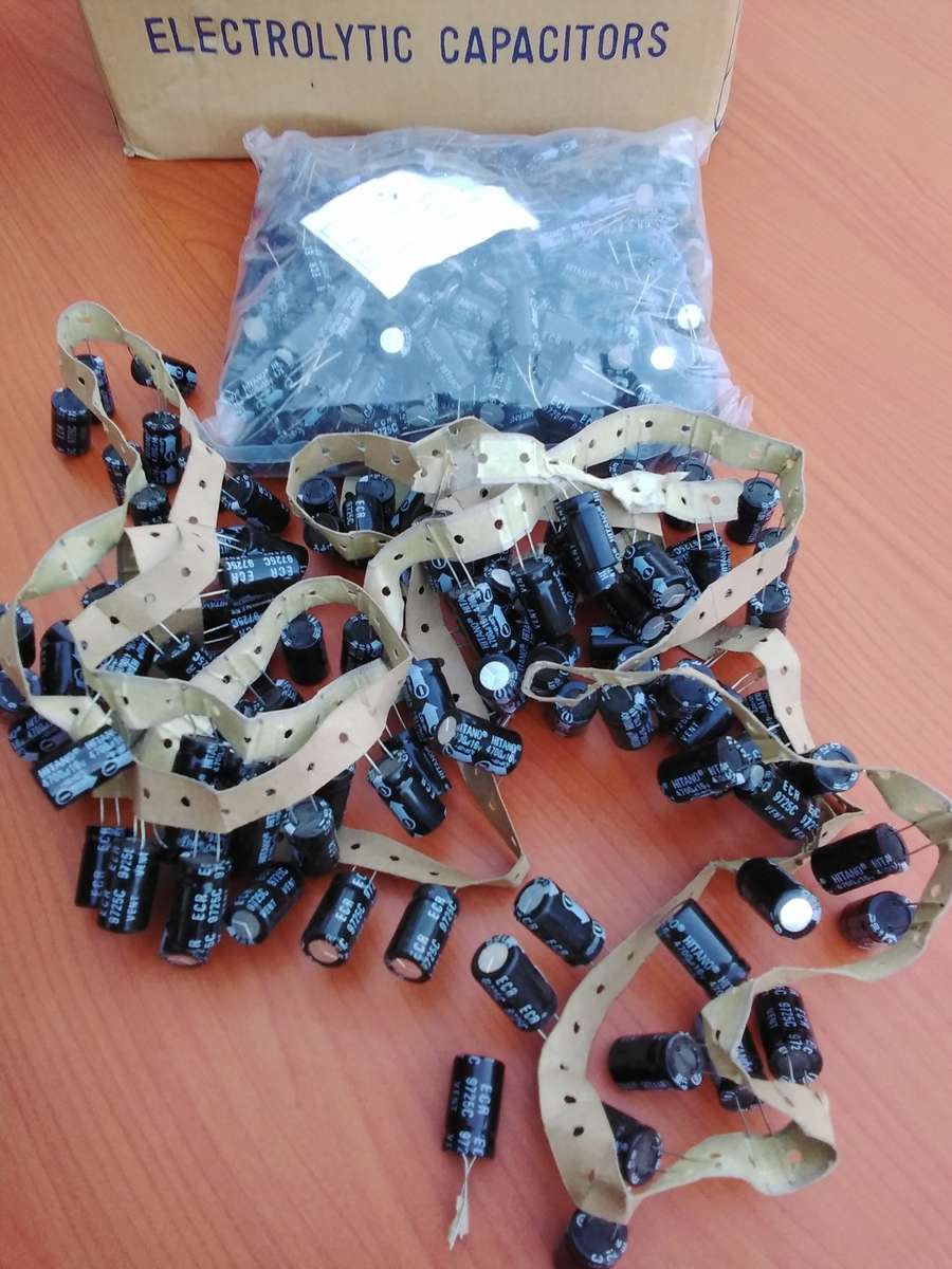 4700 uF 16 VDC Aluminium Radial Electrolytic Capacitors (BID PER CAPACITOR)!!!