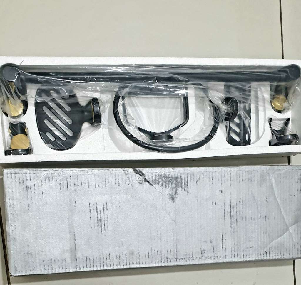 Luxury Bathroom Set. Soap Holder, Towel Rail & Holder (BID PER BOX!!!