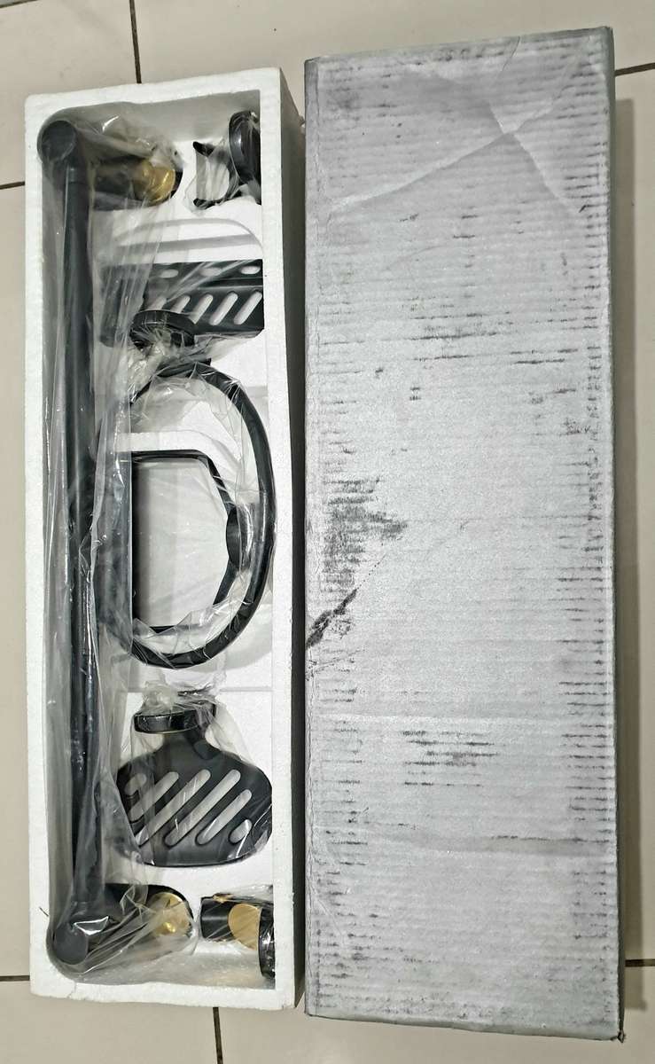 Luxury Bathroom Set. Soap Holder, Towel Rail & Holder (BID PER BOX!!!