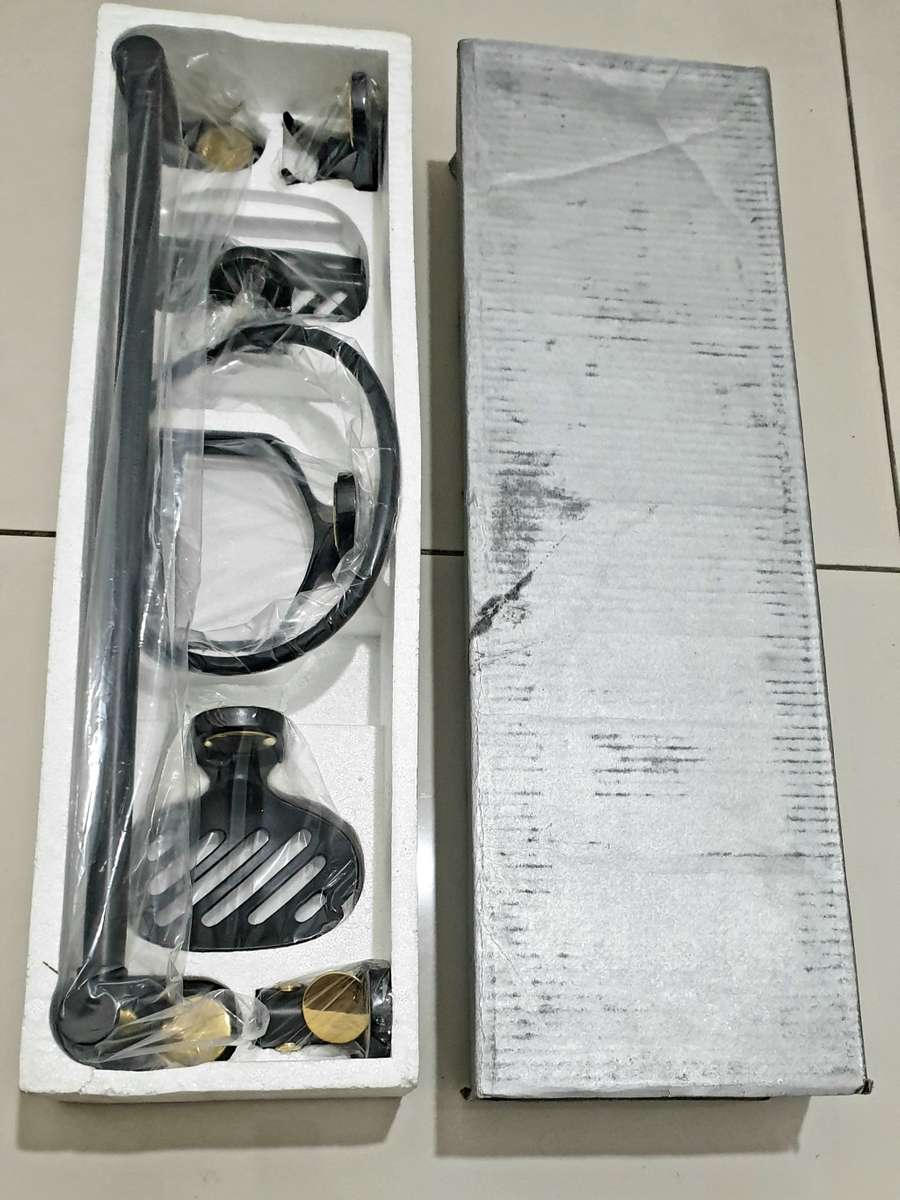 Luxury Bathroom Set. Soap Holder, Towel Rail & Holder (BID PER BOX!!!