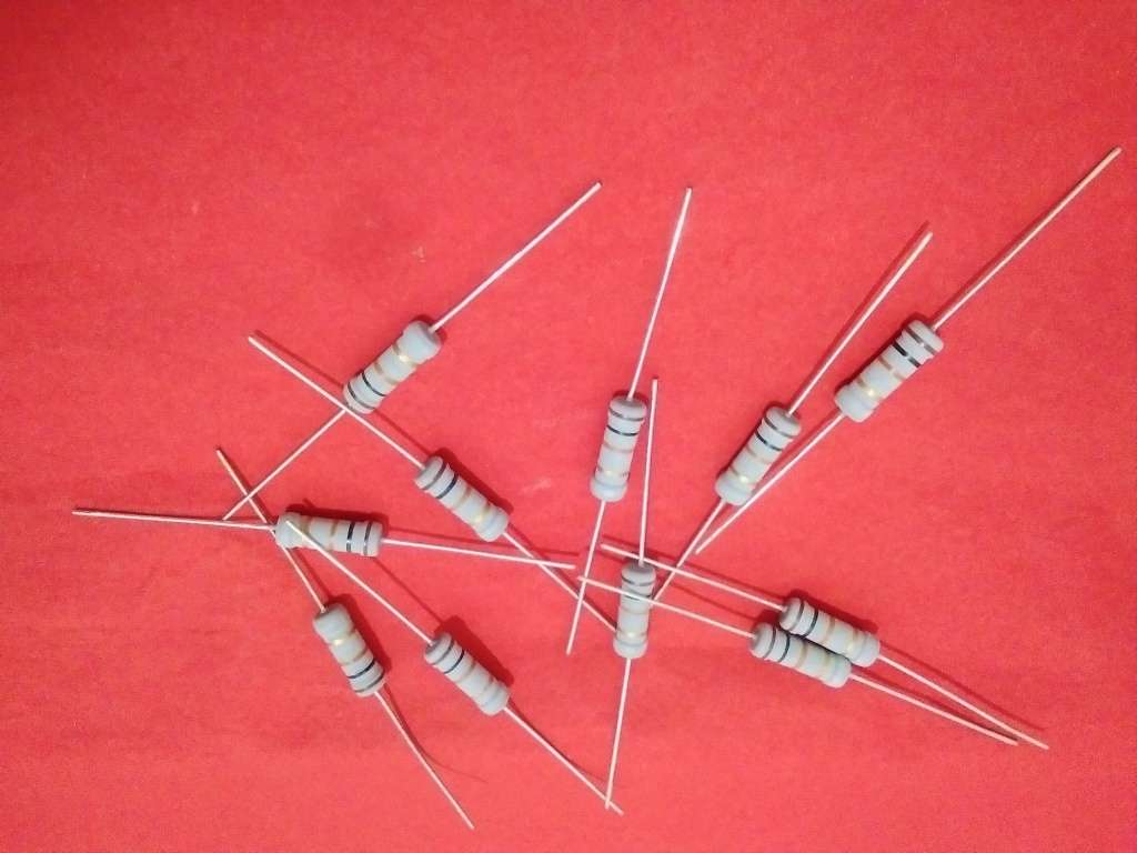 0.1.1 Ohm Metal Oxide Resistor  (BID PER PACK Of 100x)!!!