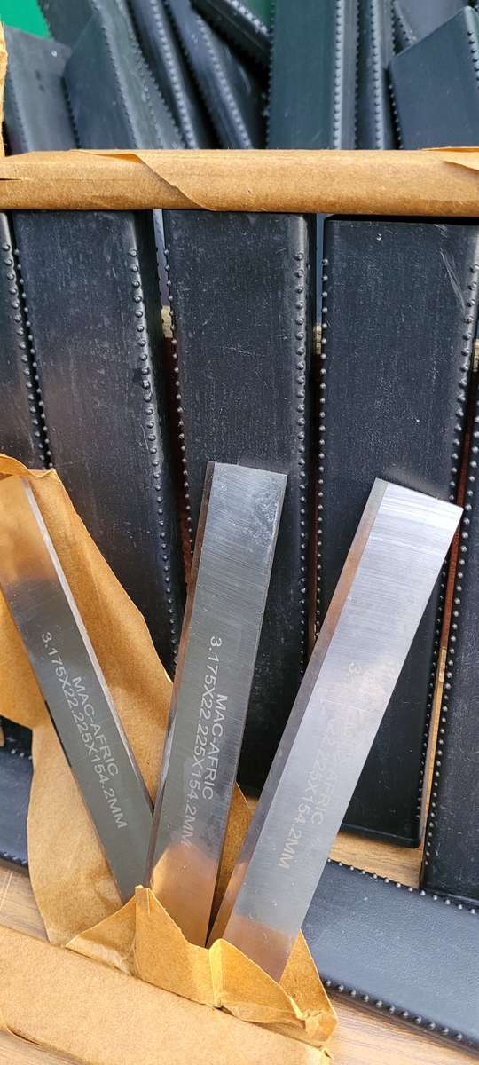 Mac Afric Heavy Duty HSS Lathe Cut-Off Blades 3.175 x 22.225 x 154.2mm  (BID PER SET OF 3x)