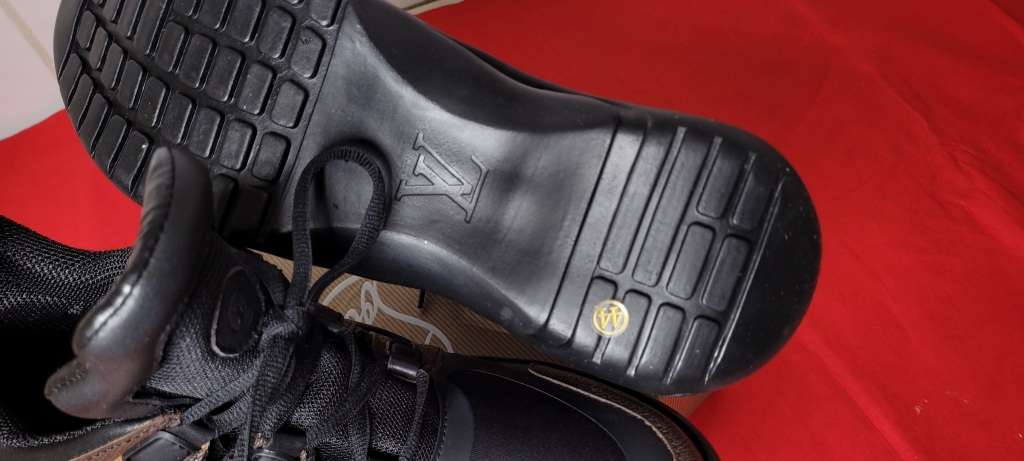 LAST PAIR - Louis Vuitton (Paris) Archlight High-End Men`s Sneakers SA 9.5 / 44 EU (NO BOX)