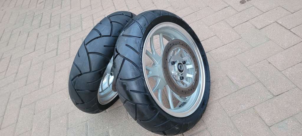 ALMOST NEW - 2x MICHELIN Pilot Sport Super Bike Rim, Tyre & Brake Disc 13/60-13  (Bid Per Lot)