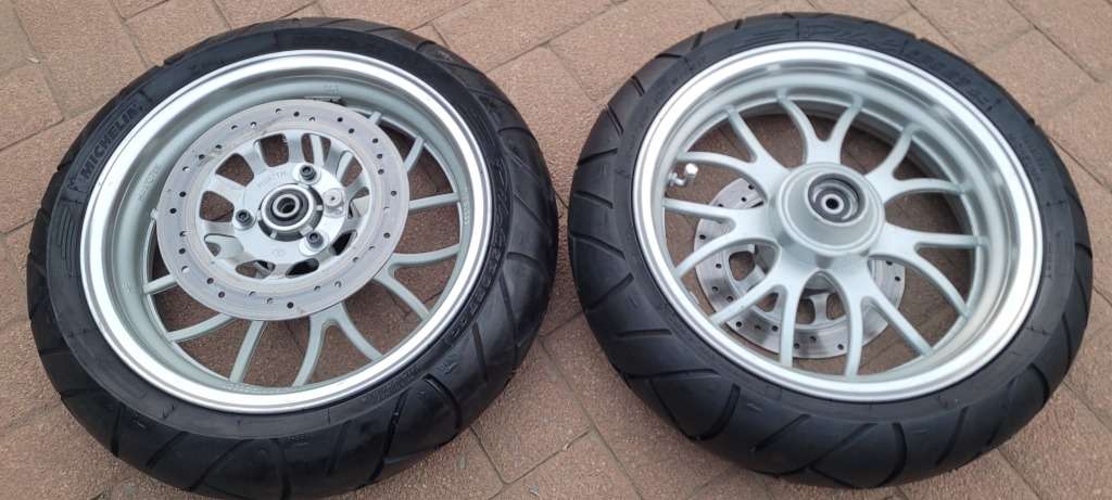 ALMOST NEW - 2x MICHELIN Pilot Sport Super Bike Rim, Tyre & Brake Disc 13/60-13  (Bid Per Lot)