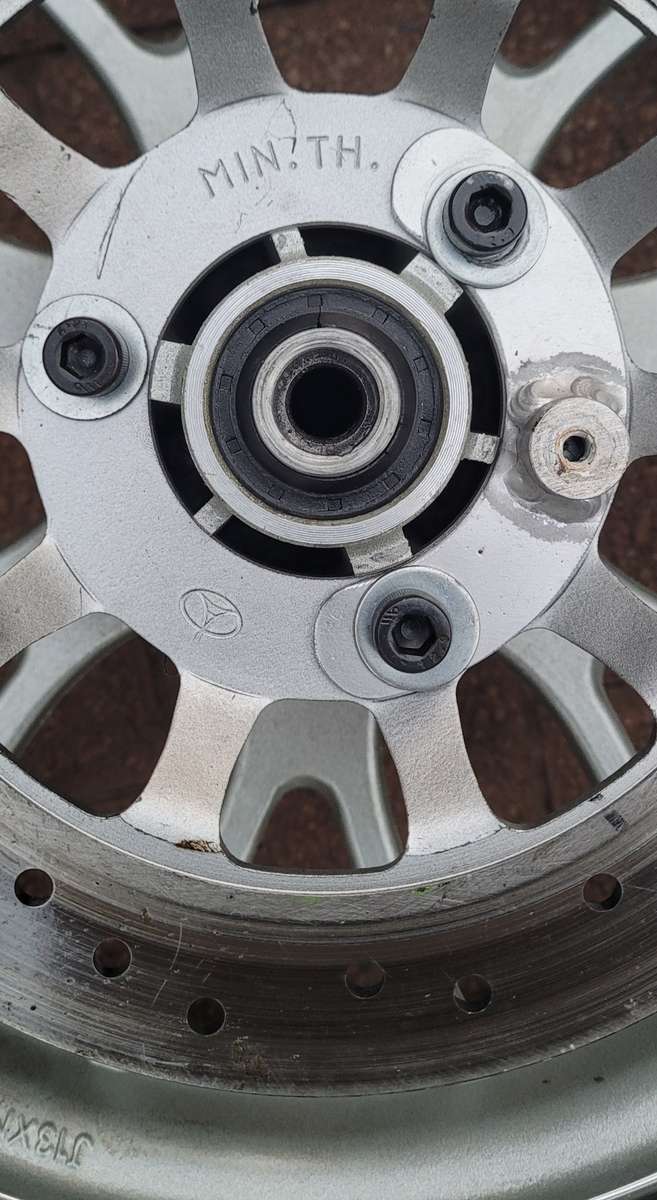 ALMOST NEW - 2x MICHELIN Pilot Sport Super Bike Rim, Tyre & Brake Disc 13/60-13  (Bid Per Lot)