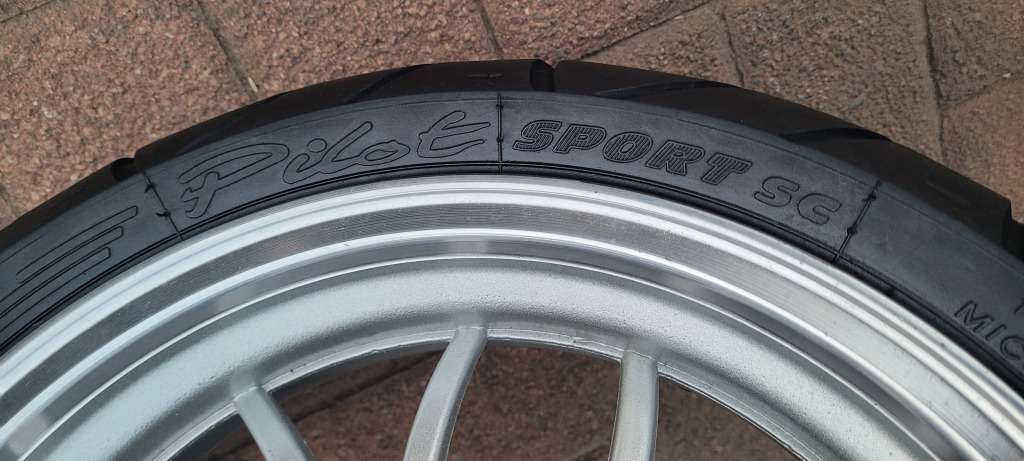 ALMOST NEW - 2x MICHELIN Pilot Sport Super Bike Rim, Tyre & Brake Disc 13/60-13  (Bid Per Lot)