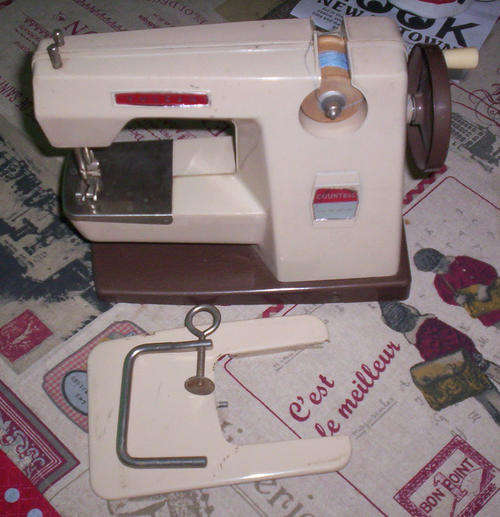 Vintage Metal Vulcan Contessa Toy Sewing Machine in working order