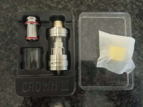 Vape tanks, mod and juices: Geekvape Ammit, Nautilus 2, Melo 3 mini and 300, Uwell Crown III, etc..