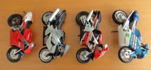4 x Racing Motorbikes Die Cast models (3 from  Maisto)