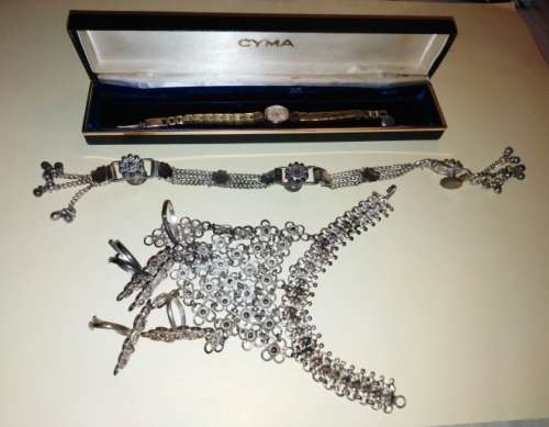 Collection of jewellery: 1 Roamer (Swiss made) ladies watch, exotic costume jewellery