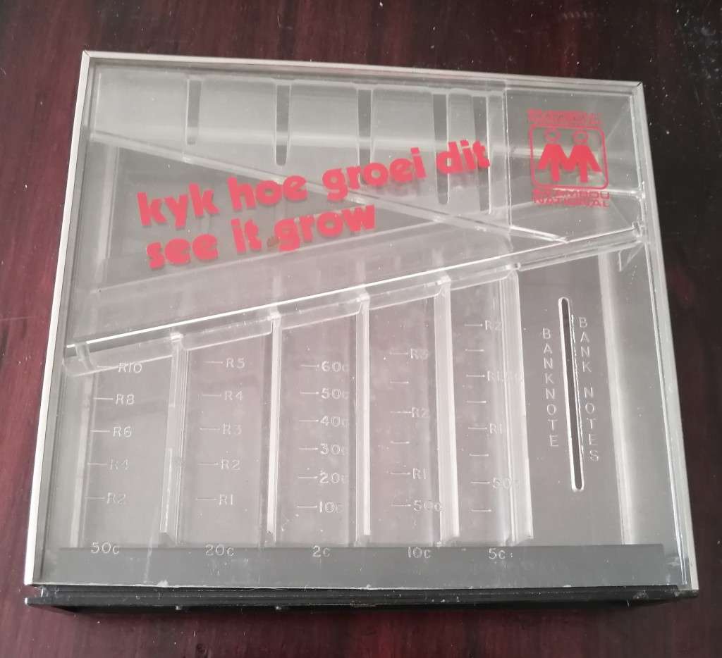 A Collection of vintage bank items (Saambou piggy bank), United, Perm, Standard Bank