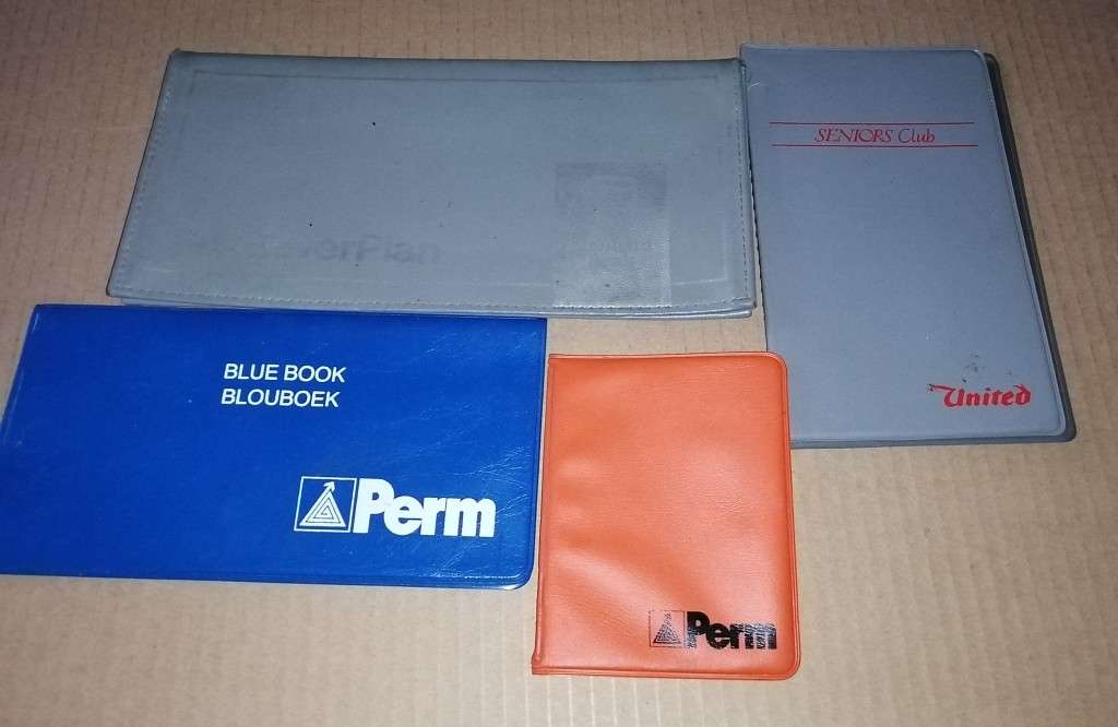 A Collection of vintage bank items (Saambou piggy bank), United, Perm, Standard Bank