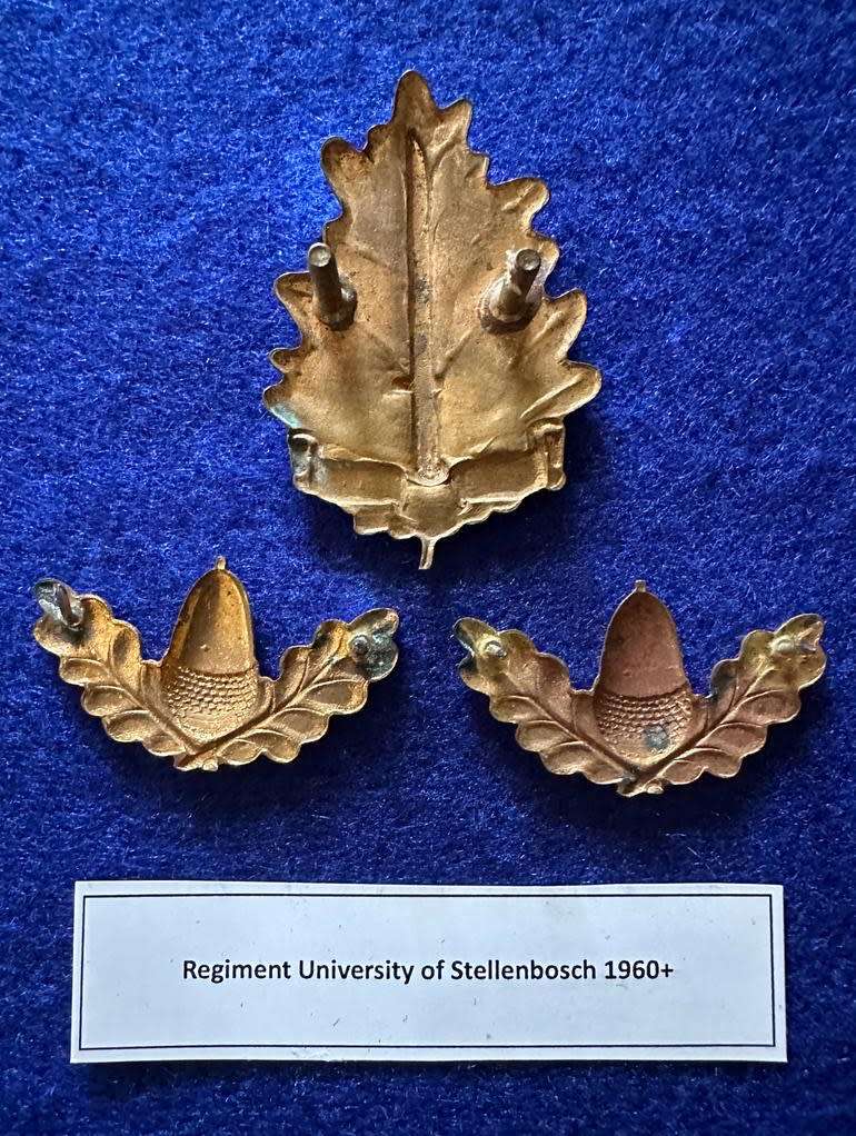 Regiment University of Stellenbosch 1960+, Cap Badge and Set of Collar Badges