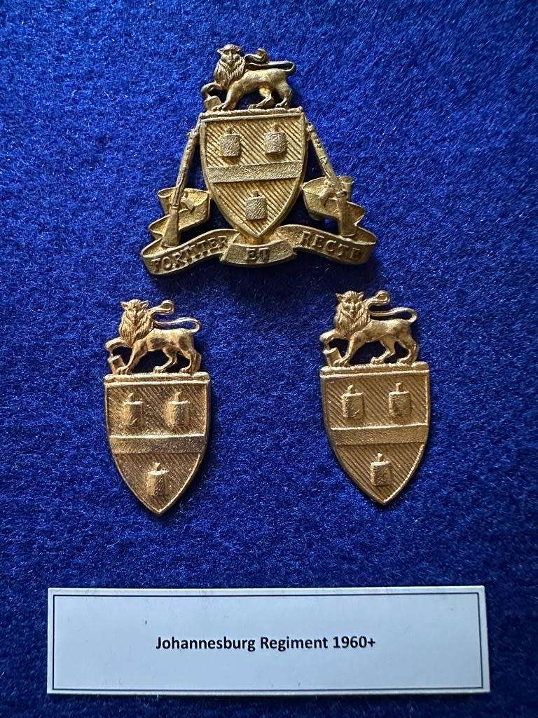 Johannesburg Regiment 1960+, Cap badge and Set of Collar Badges