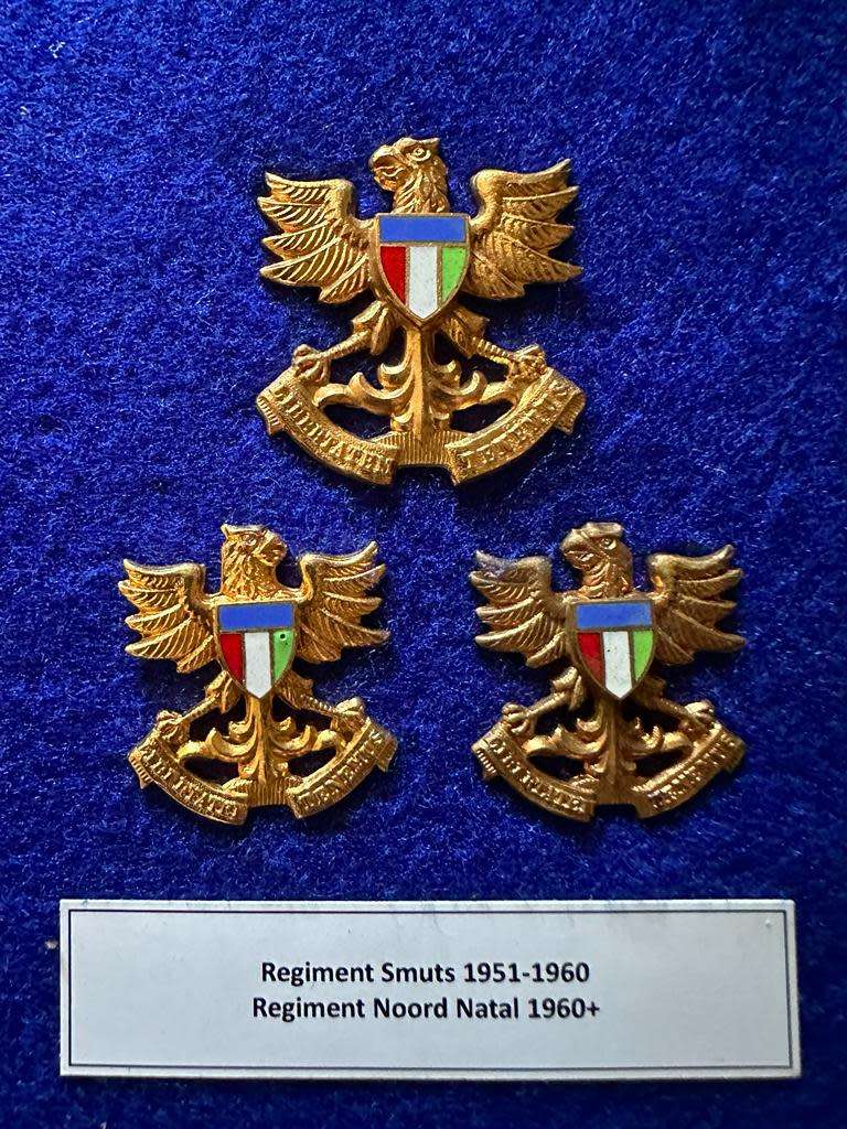 Regiment Smuts 1951-1960, Cap Badge and set of Collar Badges