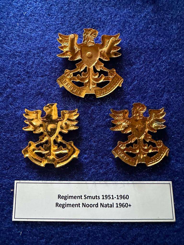 Regiment Smuts 1951-1960, Cap Badge and set of Collar Badges