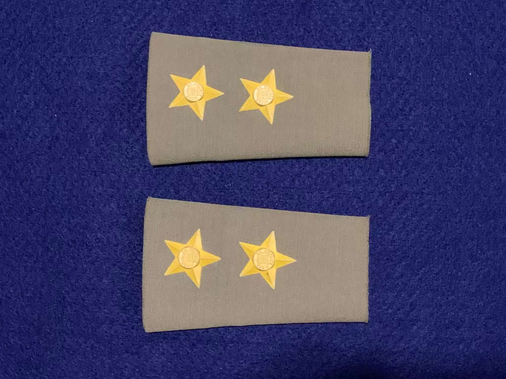 SA Army Lieutenant Tupper Ranks, Embossed Type - 1 Pair