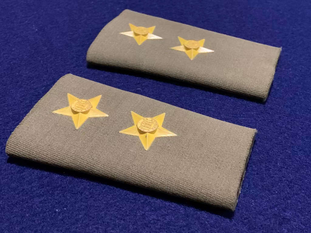 SA Army Lieutenant Tupper Ranks, Embossed Type - 1 Pair