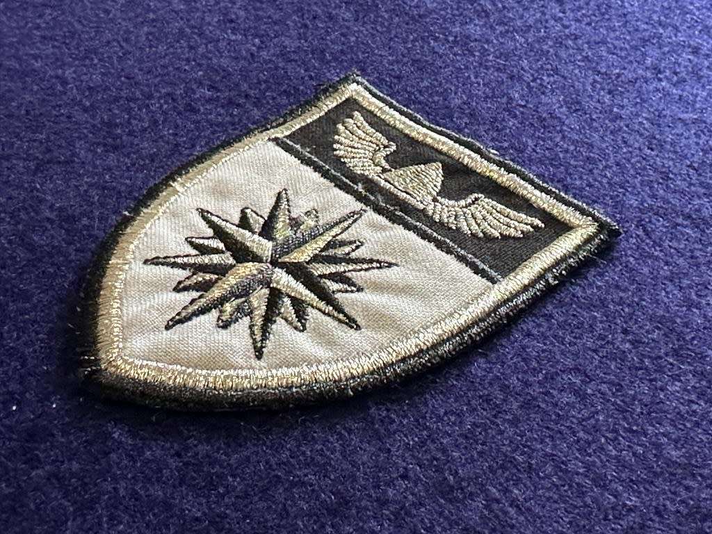 4 Recce Regiment Embroidered Tracksuit Badge (Cotton and Lurex) - Size 60mm wide x 85mm long