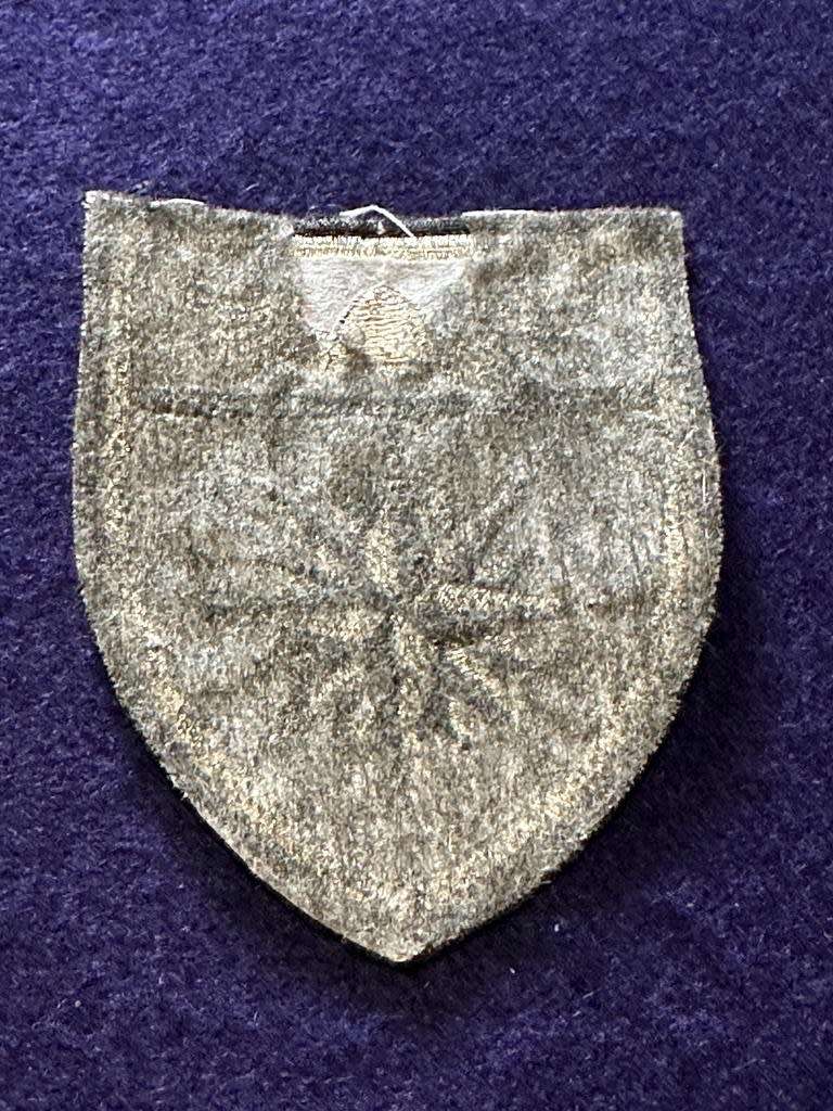 4 Recce Regiment Embroidered Tracksuit Badge (Cotton and Lurex) - Size 60mm wide x 85mm long