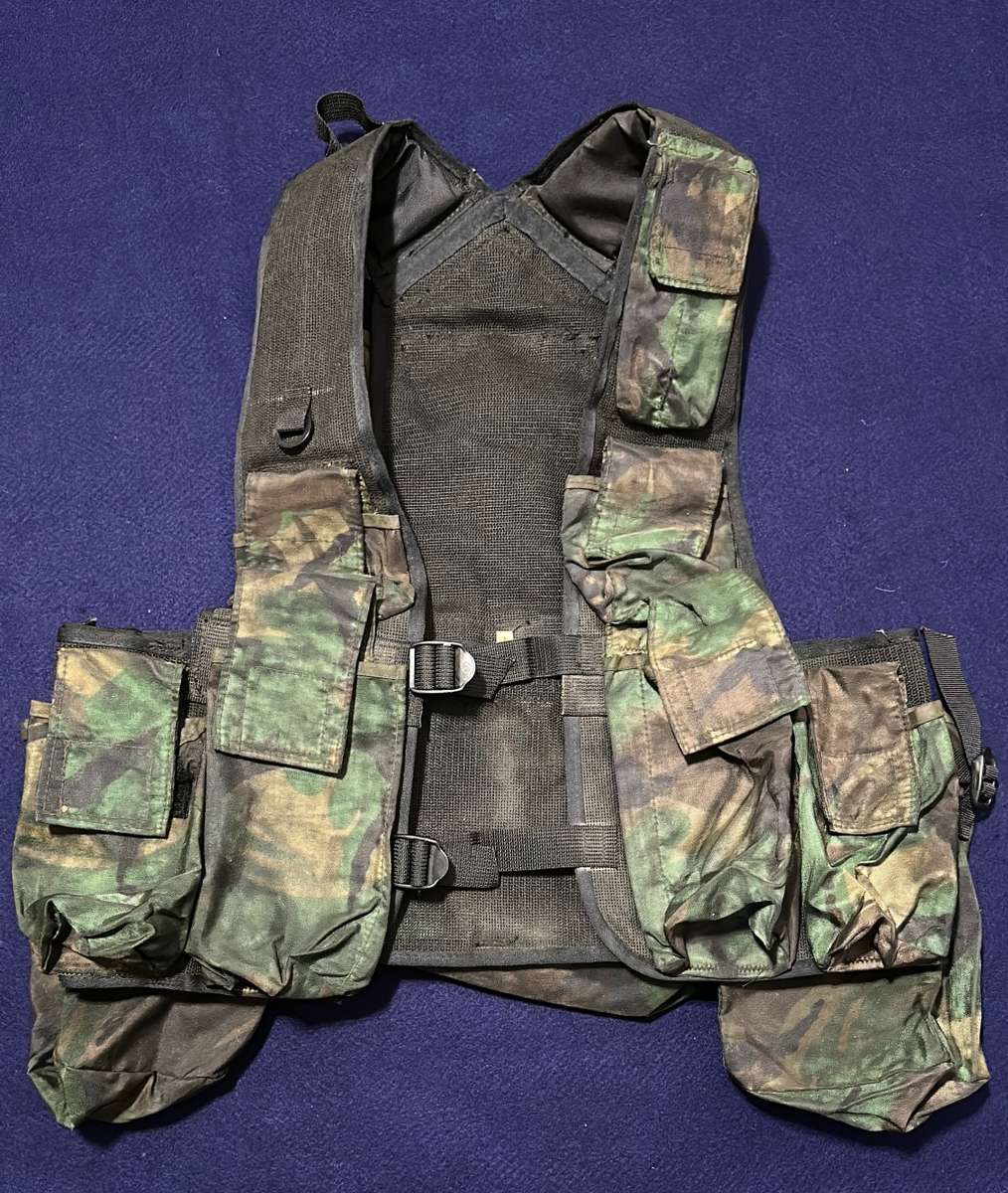 32Bn Camoflage Combat Rig - Size Large