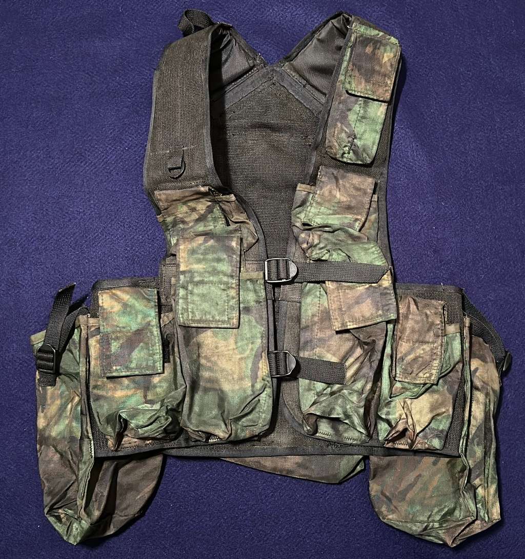 32Bn Camoflage Combat Rig - Size Large