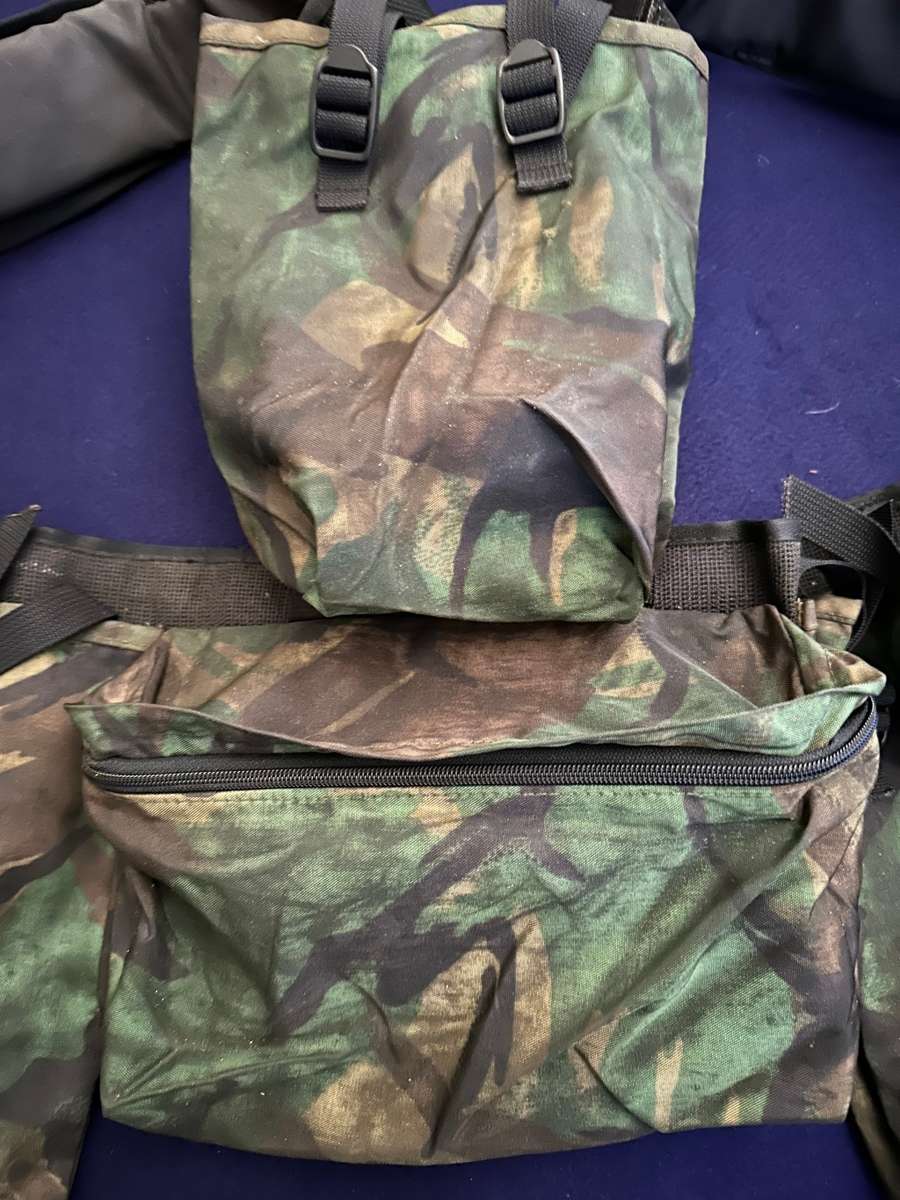 32Bn Camoflage Combat Rig - Size Large