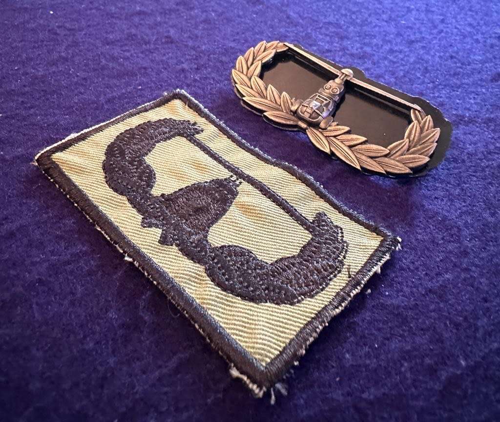 SA Army Air Assault Breast Badge - Full-size - Metal with backing plate and Embroidered Pair