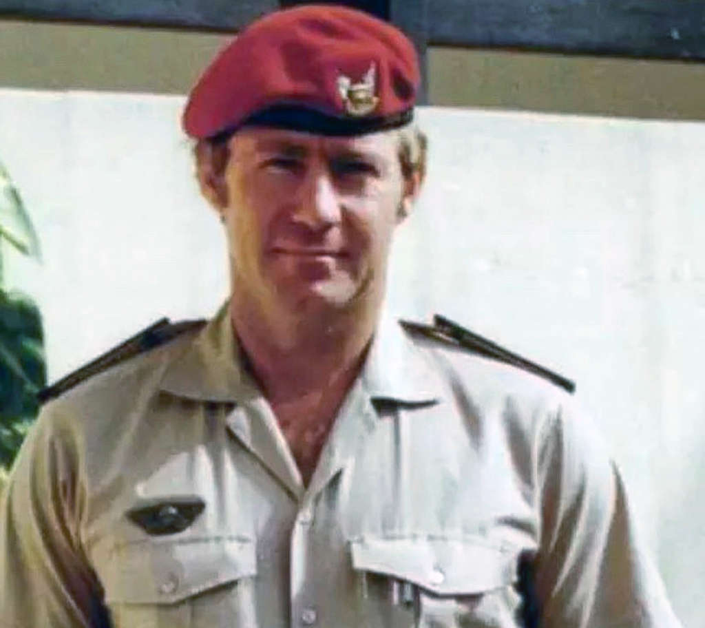 Transkei Special Forces Beret and Badge - Both Beret Screws Intact