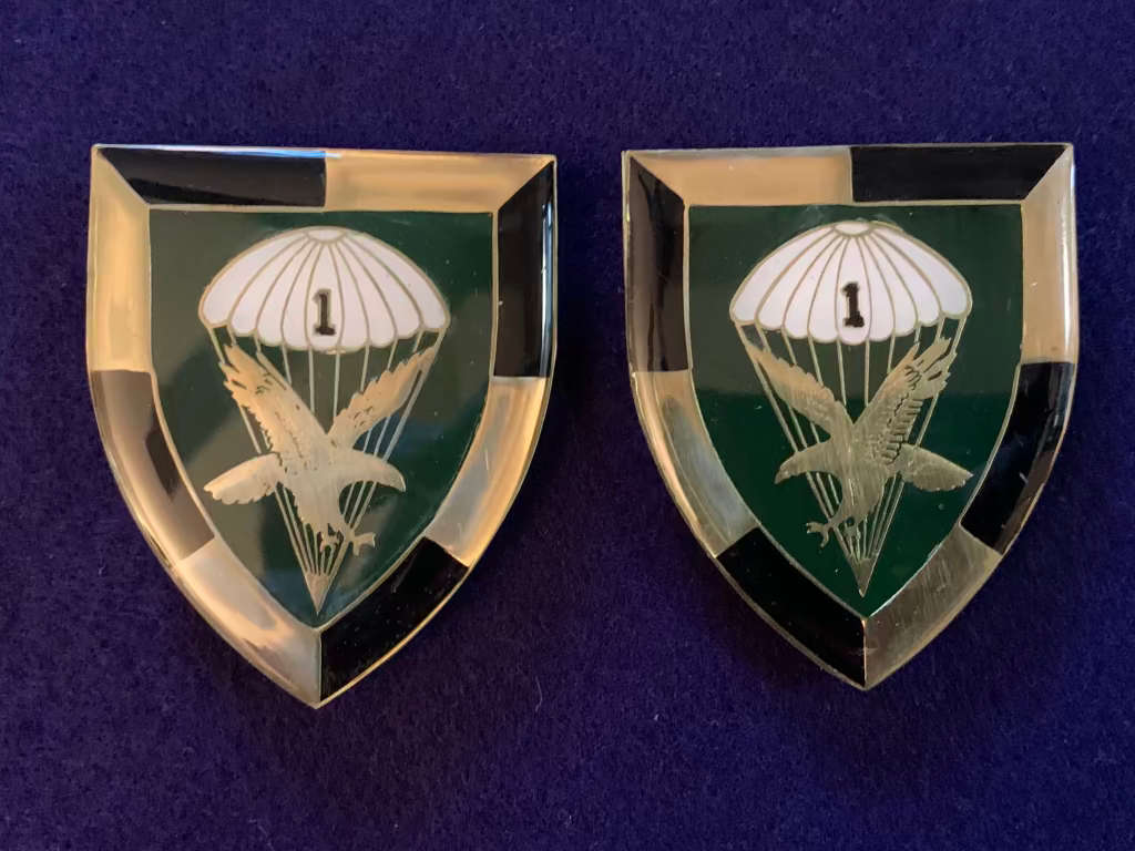 SADF 1 Parachute Regiment Metal Shoulder Flashes (Pair) - 2nd Issue (1980s to 1988)