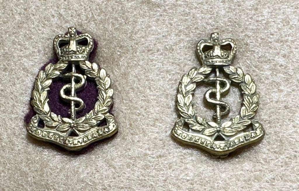 Rhodesian Medical Corps - QC - BRASS MESS DRESS COLLARS 1 WITH FLASH