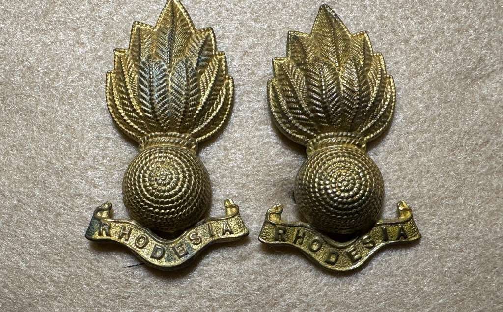 Rhodesian Corps of Engineers - SET COLLARS AND CAP ON FLASH WITH ZIM BIRD -Southern Rhodesia