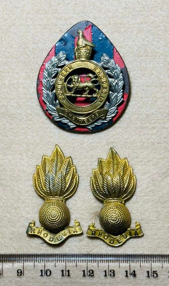 Rhodesian Corps of Engineers - SET COLLARS AND CAP ON FLASH WITH ZIM BIRD -Southern Rhodesia