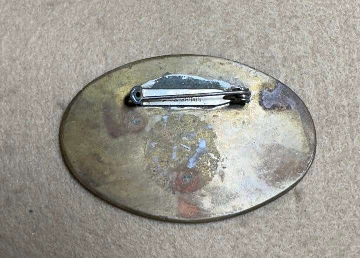 Rhodesian INTAF - BRASS ENAMEL KRAALHEAD VARIANT - MADE GREAT BRITAIN STAMP