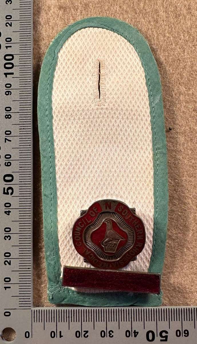 Rhodesia NURSING -EPPAULETTE WITH RED BAR SOUTHERN RHODESIA MED COUNCIL