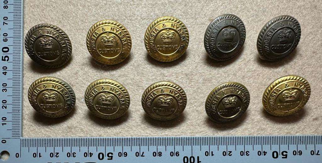 Rhodesian CUSTOMS AND IMMIGRATION - VARIED BRASS BUTTONS - LARGE, by DOWLER, BIRMINGHAM
