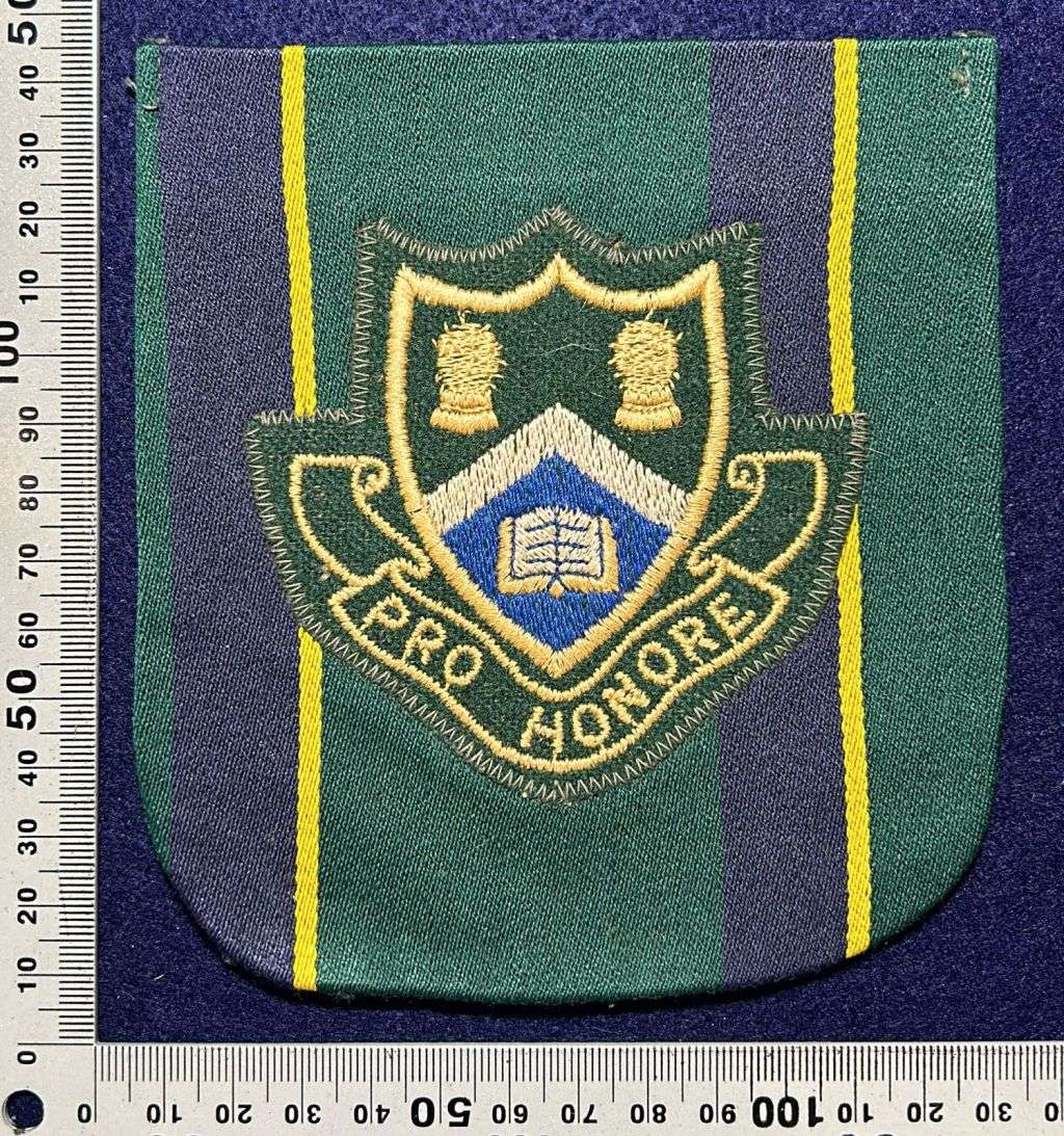 Rhodesian School Badge - CHAPLIN - MOTTO - PRO HONORE
