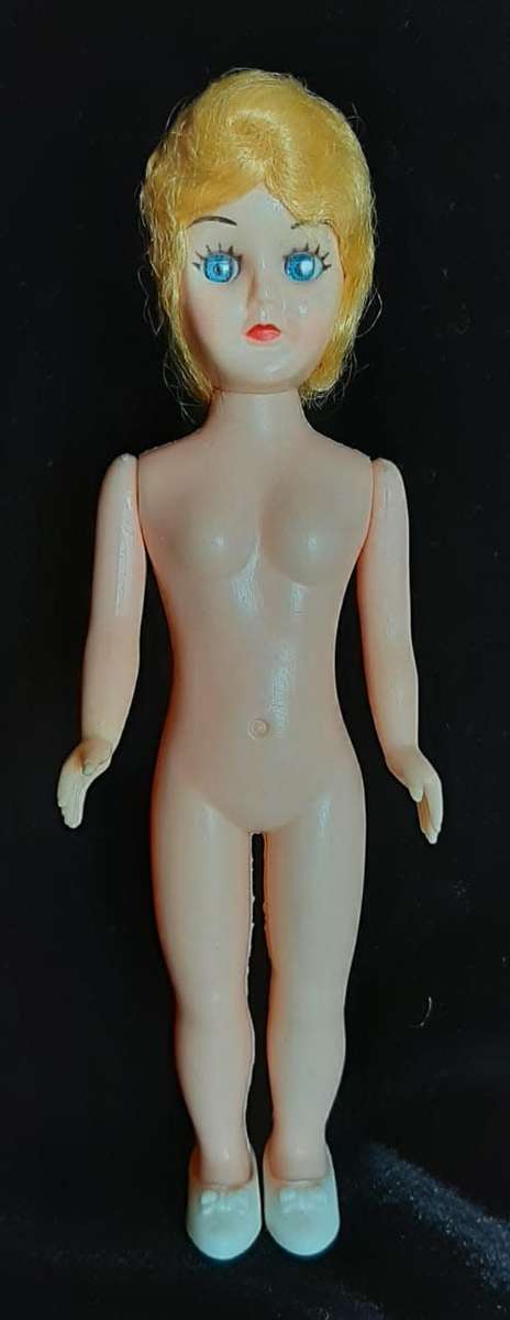 1970's Vintage Sleep Eyes Blond Hair Doll (19cm)