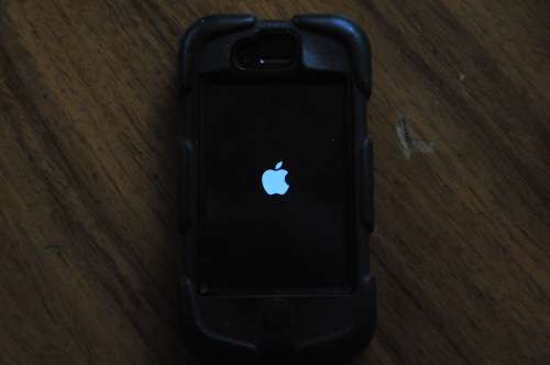 APPLE IPHONE OPEN TO ALL NETWORKS WITH HEAVY DUTY COVER